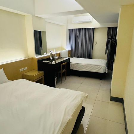Kiwi Express Hotel - Kaohsiung Station Εξωτερικό φωτογραφία
