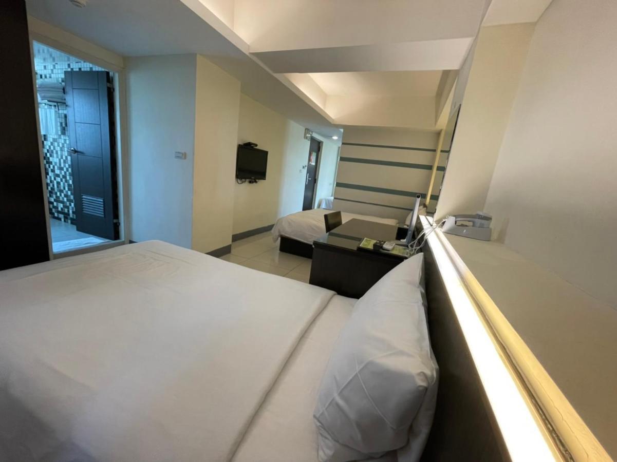 Kiwi Express Hotel - Kaohsiung Station Εξωτερικό φωτογραφία