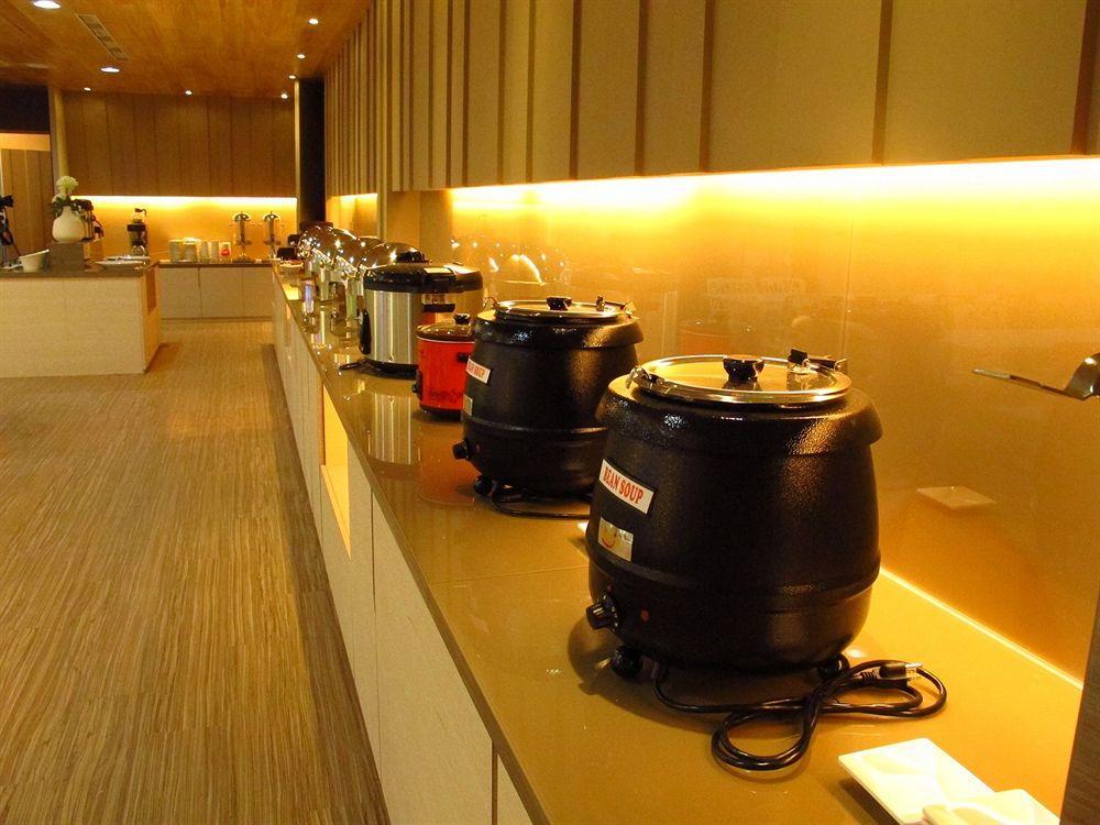 Kiwi Express Hotel - Kaohsiung Station Εξωτερικό φωτογραφία