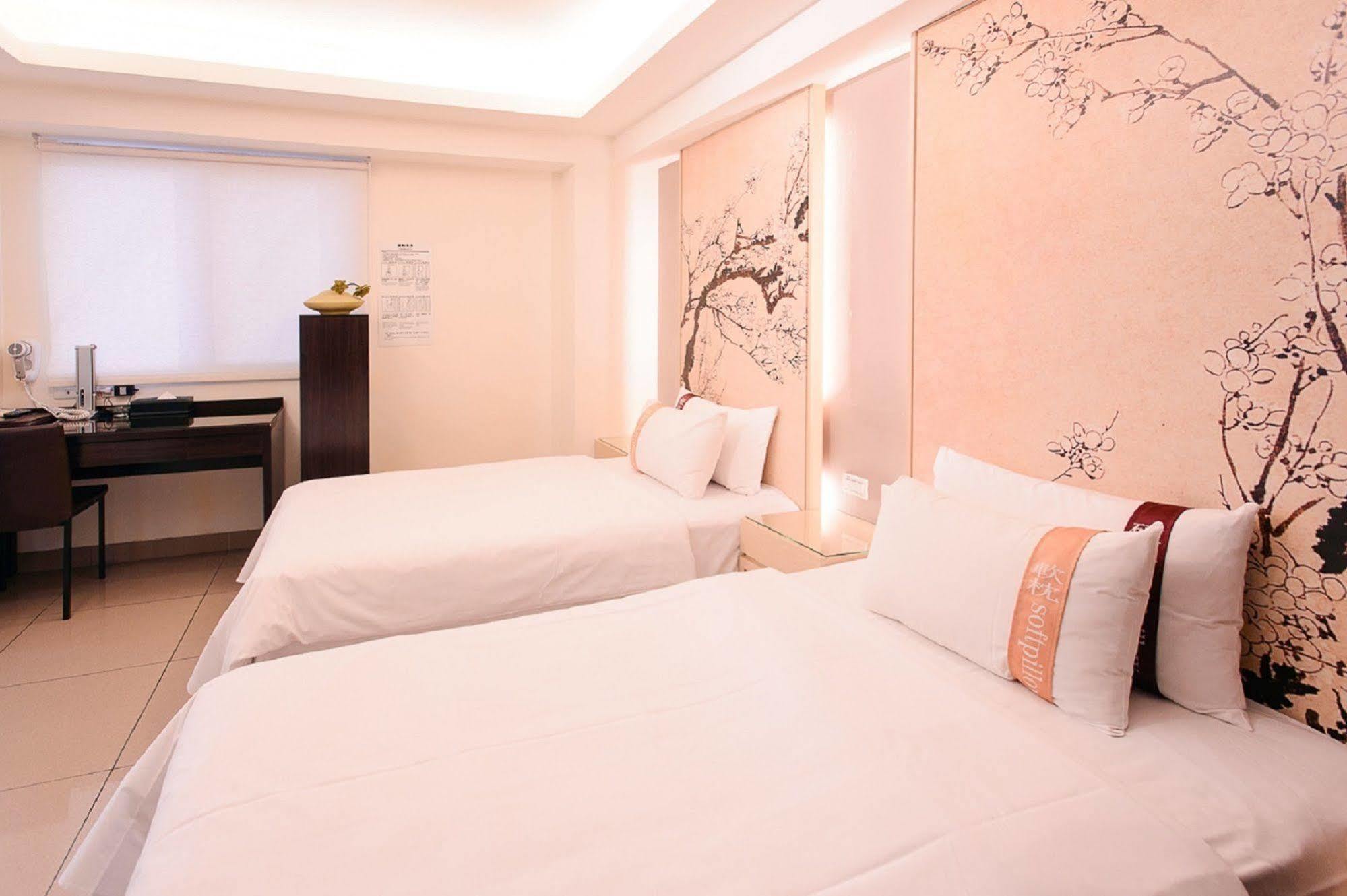 Kiwi Express Hotel - Kaohsiung Station Εξωτερικό φωτογραφία