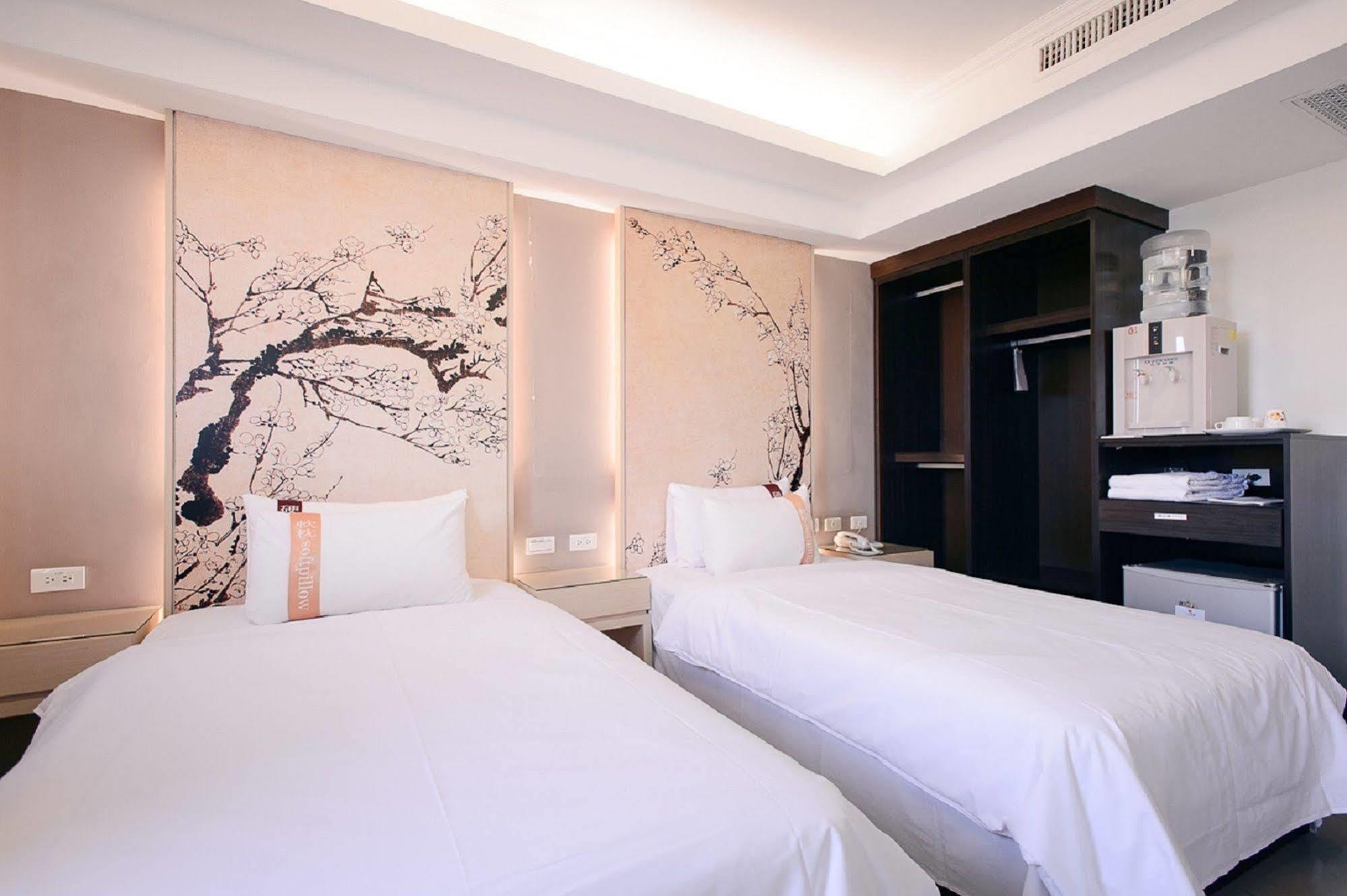 Kiwi Express Hotel - Kaohsiung Station Εξωτερικό φωτογραφία