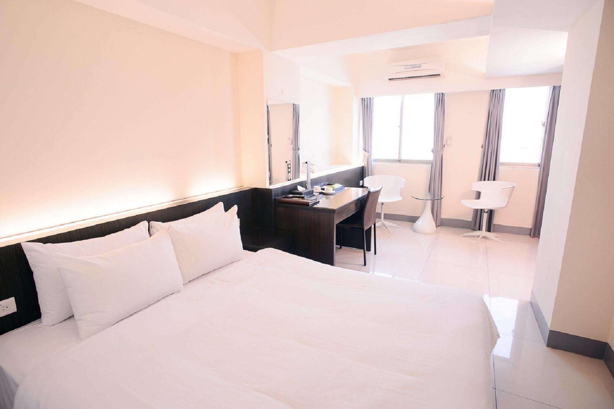Kiwi Express Hotel - Kaohsiung Station Εξωτερικό φωτογραφία