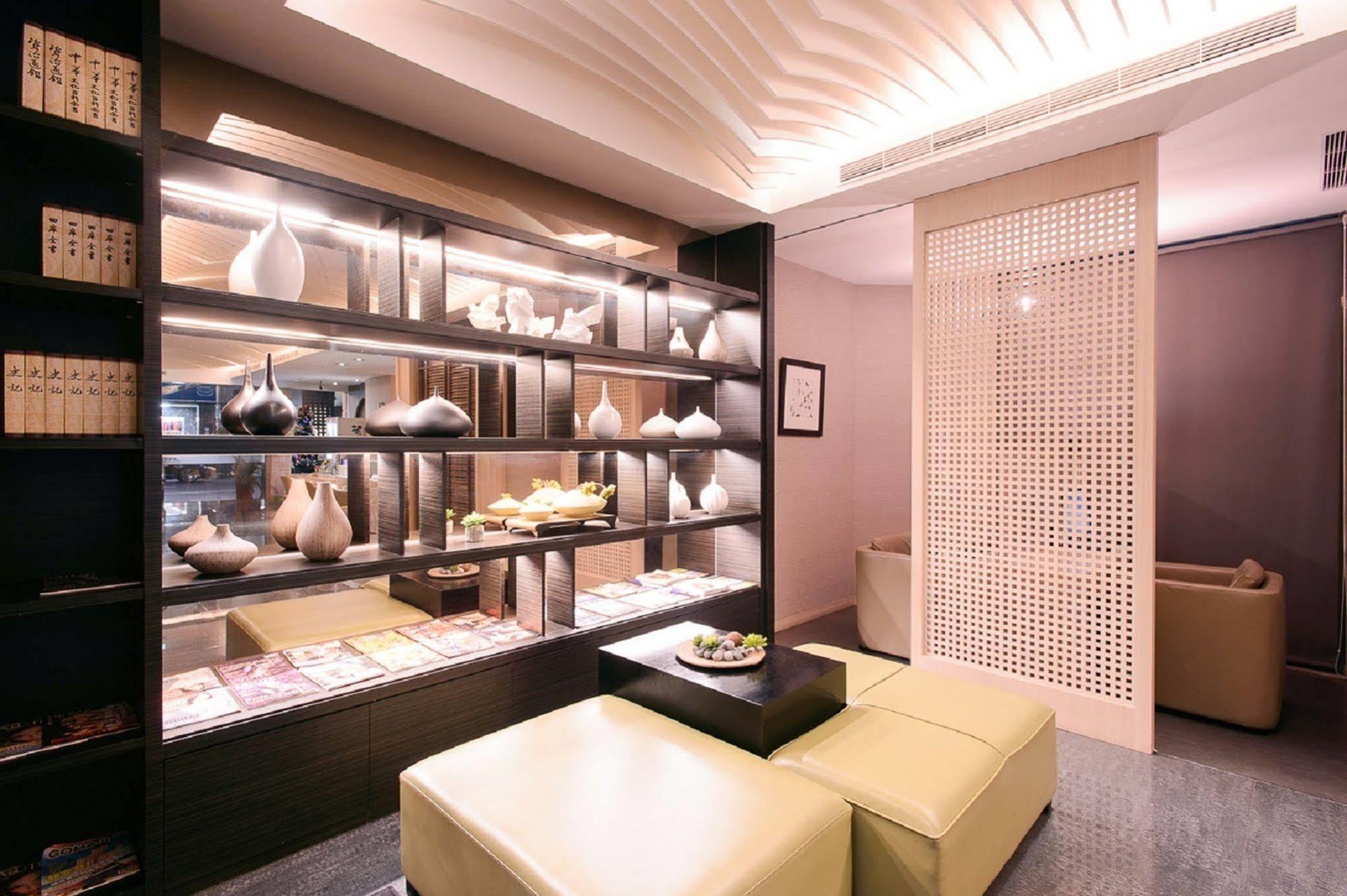 Kiwi Express Hotel - Kaohsiung Station Εξωτερικό φωτογραφία