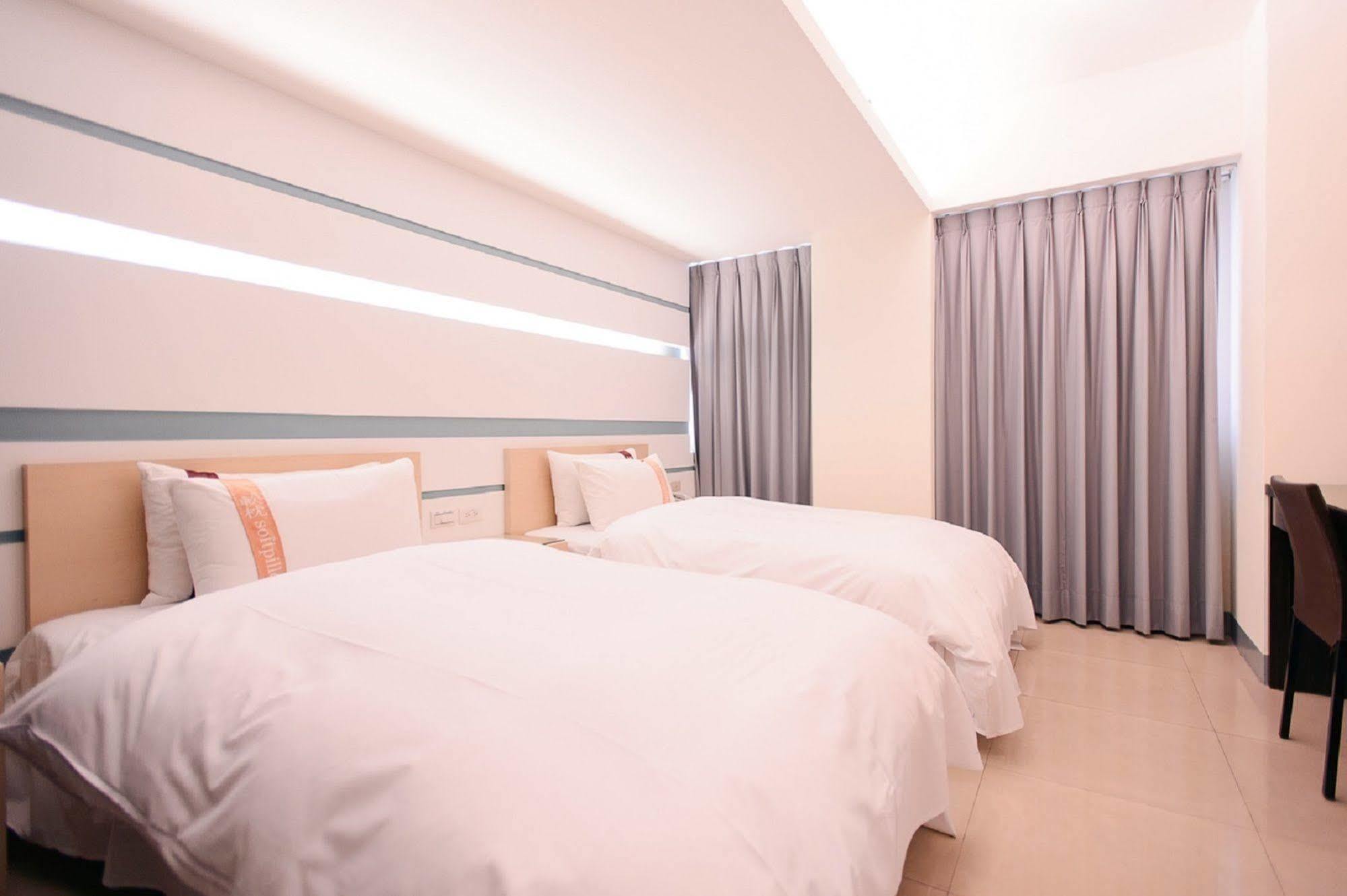 Kiwi Express Hotel - Kaohsiung Station Εξωτερικό φωτογραφία
